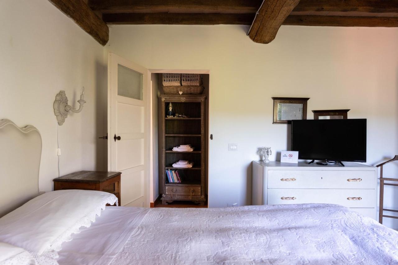 La Marcona Apartment Serramazzoni Ngoại thất bức ảnh