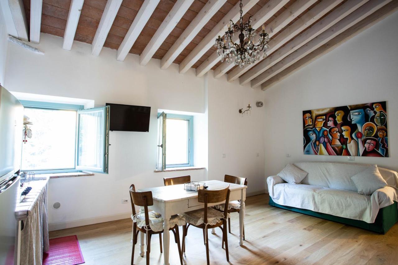 La Marcona Apartment Serramazzoni Ngoại thất bức ảnh