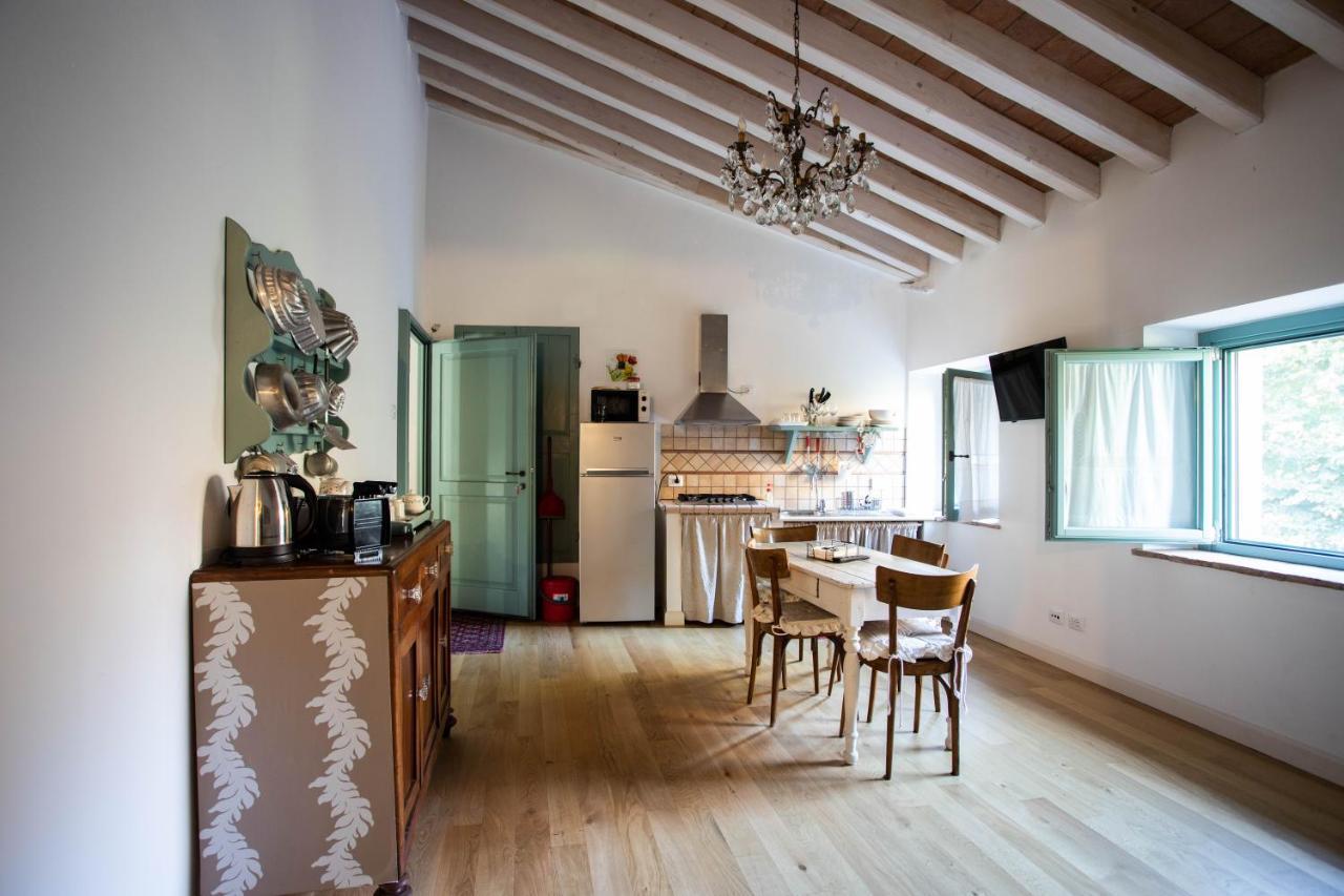 La Marcona Apartment Serramazzoni Ngoại thất bức ảnh