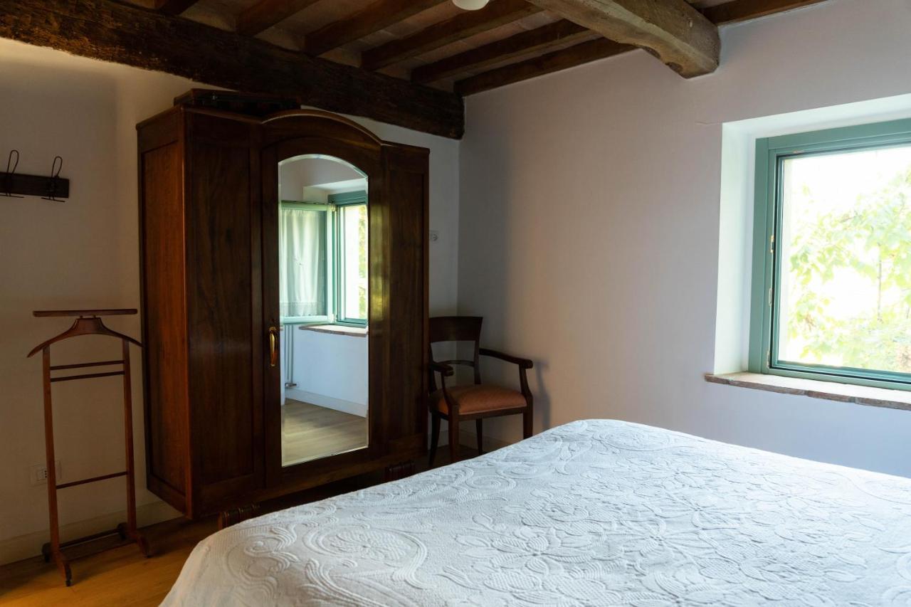 La Marcona Apartment Serramazzoni Ngoại thất bức ảnh